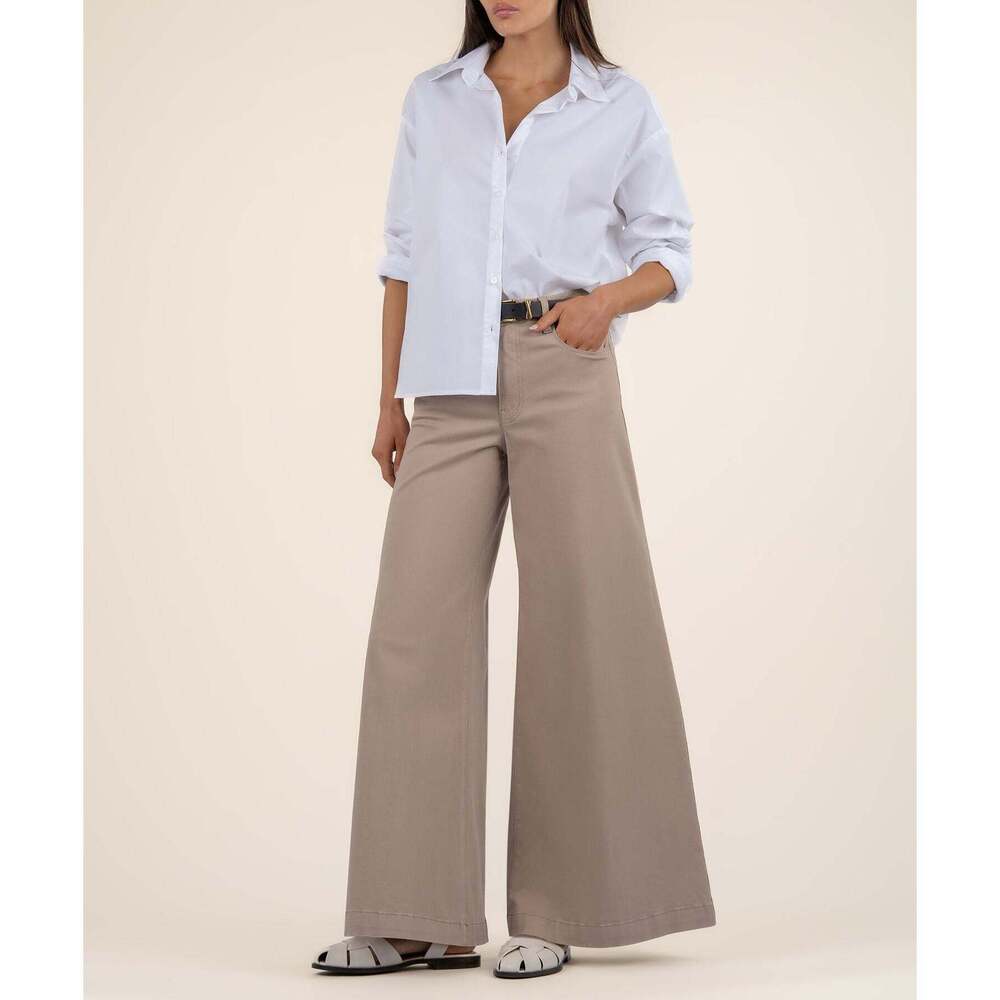 Kut from the Kloth Blake High Rise Super Wide Leg Size 1212 / Latte